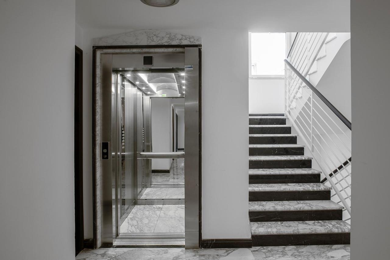 Penthouse 40 In Trastevere With Seasonally Jacuzzi Rome Exterior photo