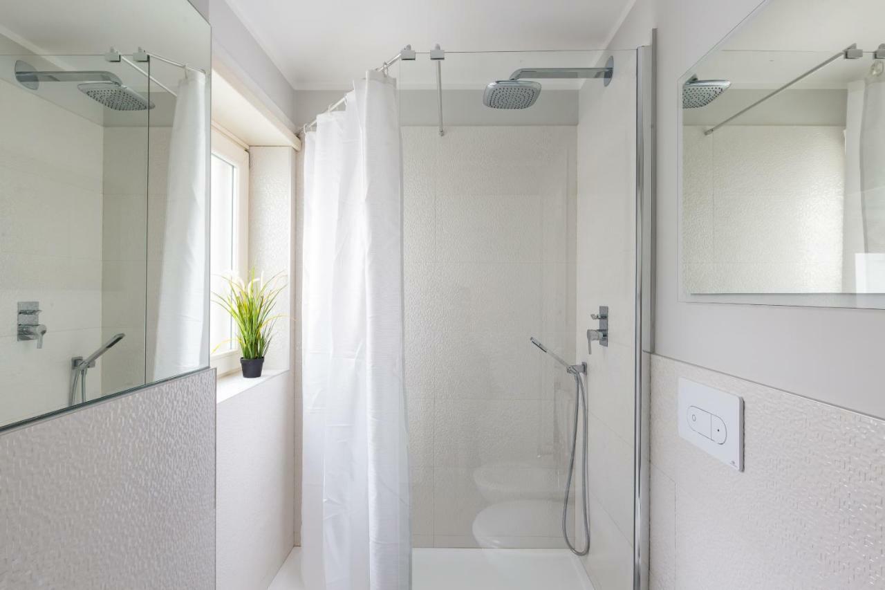 Penthouse 40 In Trastevere With Seasonally Jacuzzi Rome Exterior photo