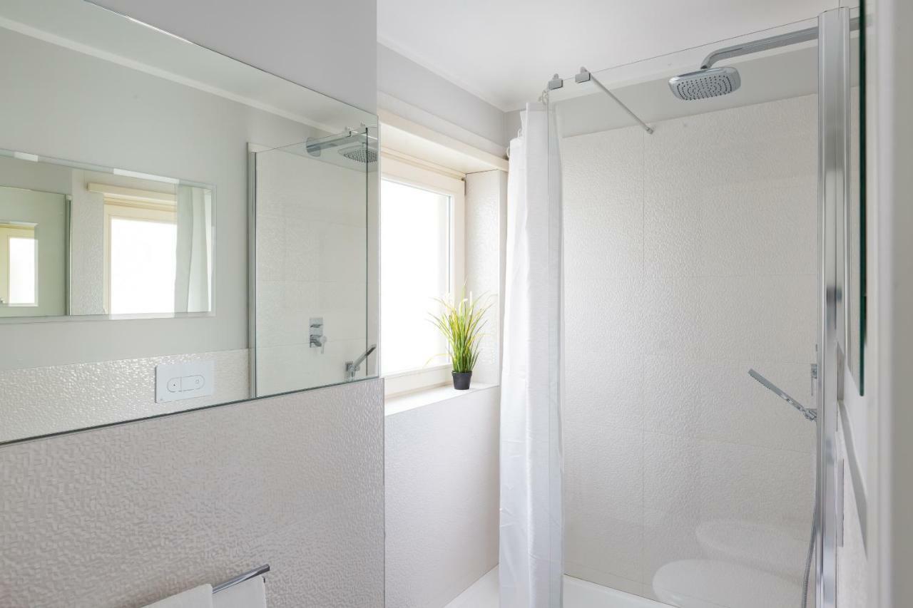 Penthouse 40 In Trastevere With Seasonally Jacuzzi Rome Exterior photo