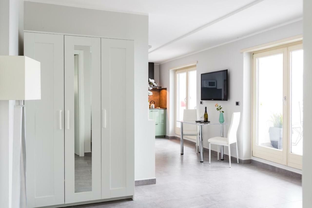 Penthouse 40 In Trastevere With Seasonally Jacuzzi Rome Exterior photo